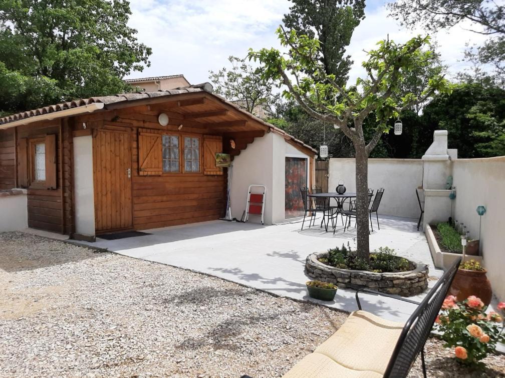 Au Pied Du Mont Ventoux Chalet