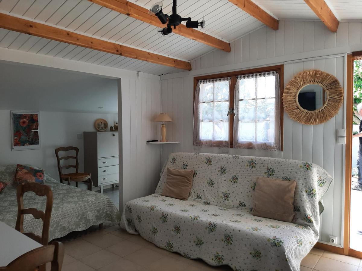 Au Pied Du Mont Ventoux Chalet *